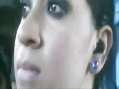 Cô đồng tính thủ dâm ...