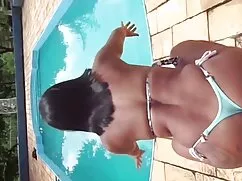 Bailey về diễn mát x ...