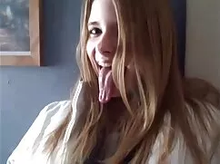 Đâm gái trong tủ phi ...