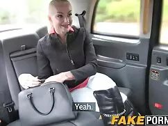 Cô ấy biết làm thế n ...